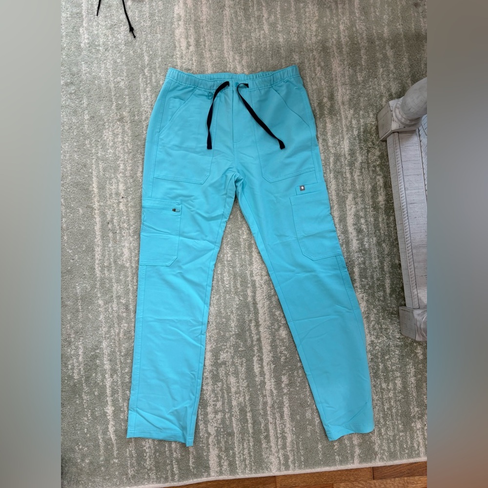 Figs Men's Small Cairo Cargo Scrub Pants in Neon Blue